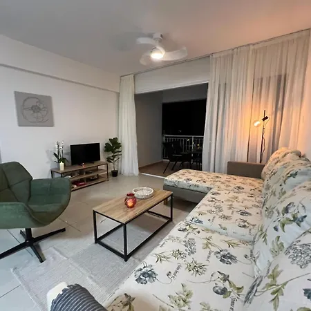 Apartment Azure Nest Oroklini 2br Shared Pool - Free Parking *